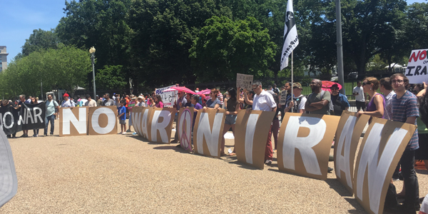 Demonstration at the White House against war with Iran