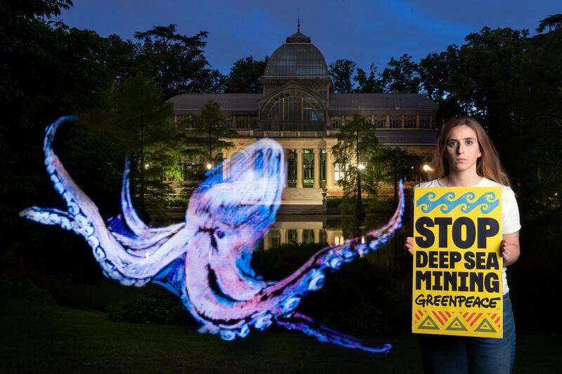 Action Deep Sea Minin