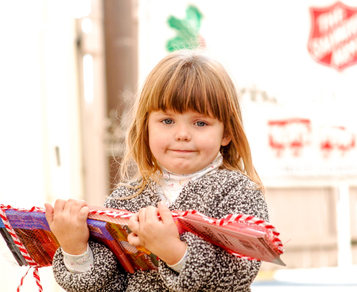 Children infrot of Christmas Tree