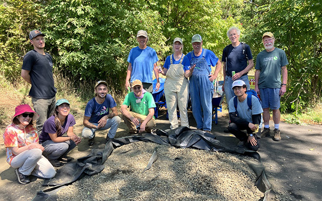 Cascade Head volunteers gather for a group photo. © Kathleen Worley