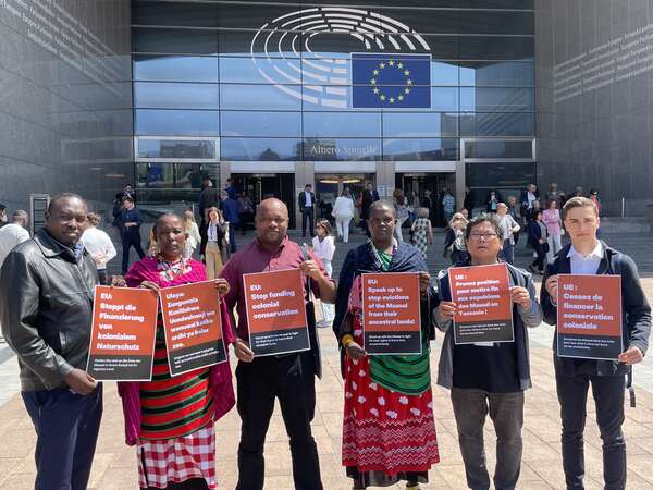 Delegacion masai ante el parlamento europeo